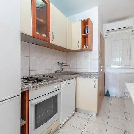 Duje Apartment