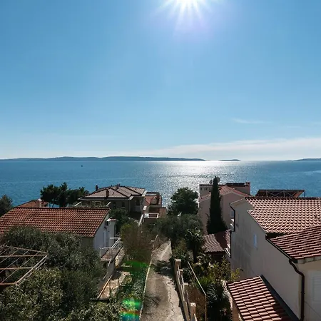 Duje * Τρογκίρ