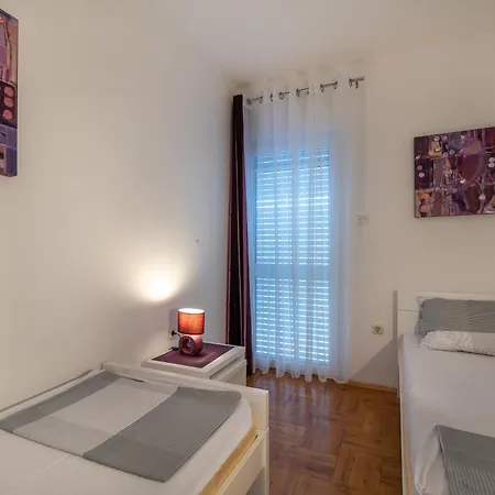 Duje Apartment *