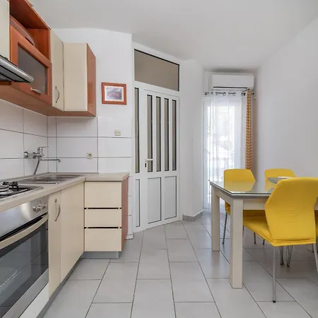 Apartment Duje *